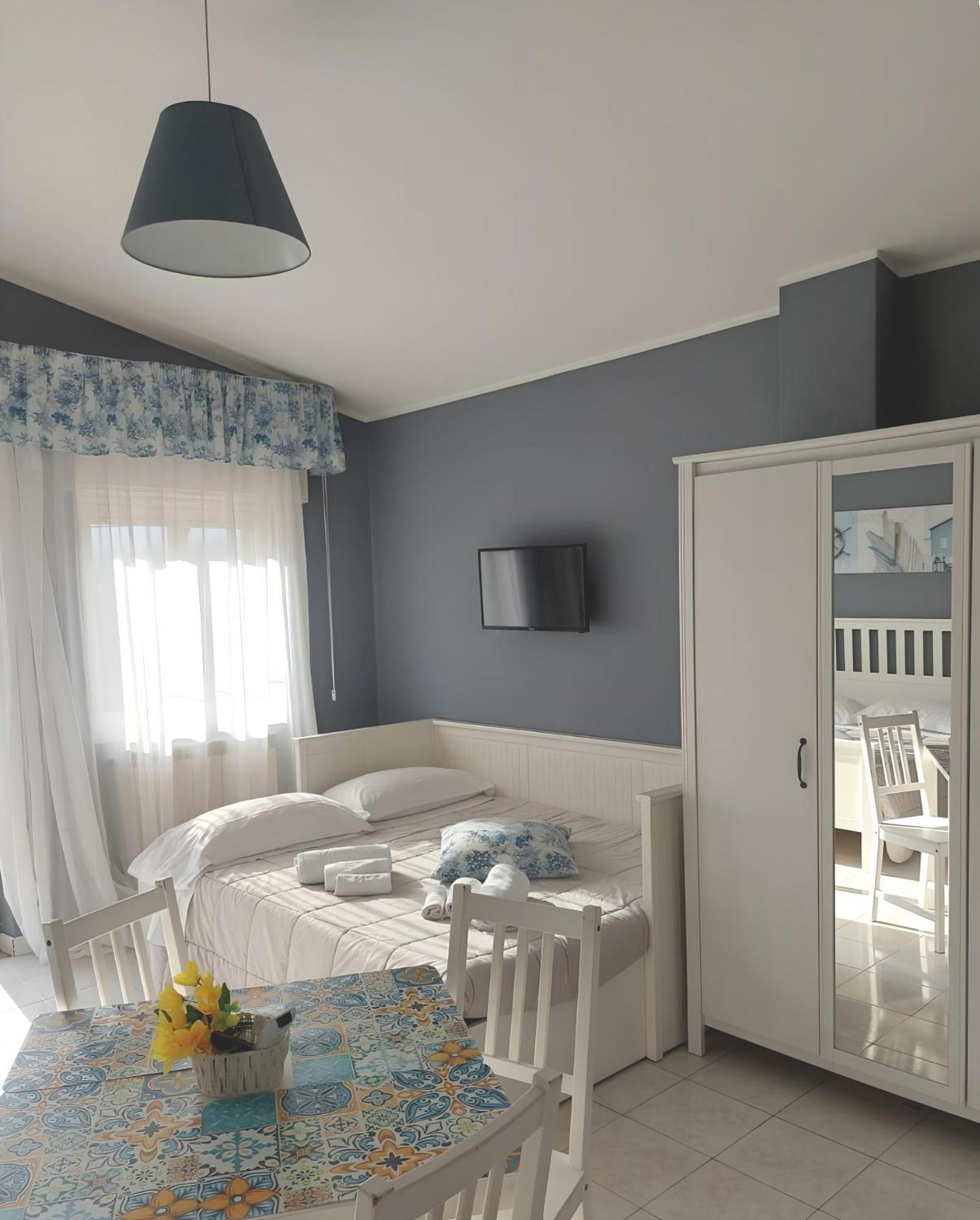 Villa Nadira Giardini Naxos Exteriör bild