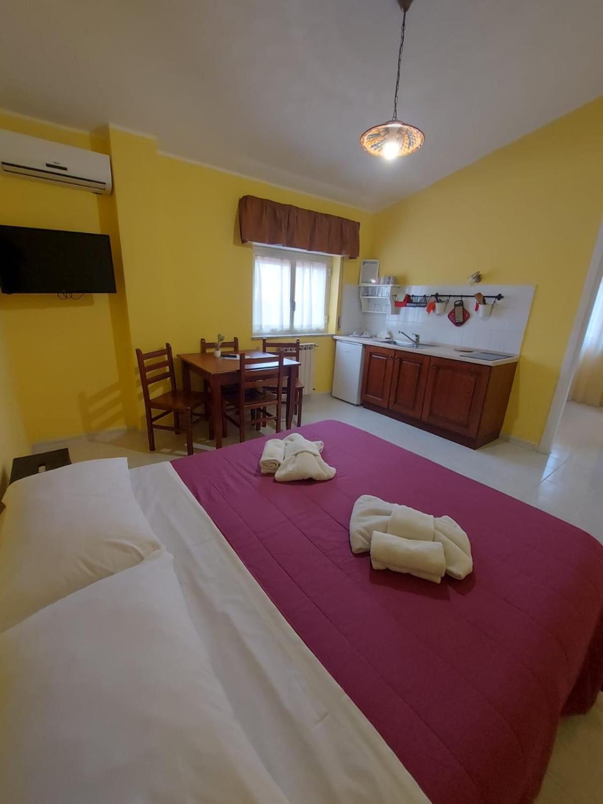 Villa Nadira Giardini Naxos Exteriör bild